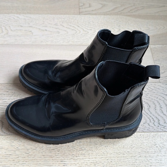 Steve Madden Ottis Black Box boots, size 8. - Picture 3 of 3